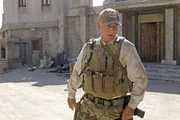 Versucht in Afghanistan, eine verschwundene Marinesoldatin zu finden: Gibbs (Mark Harmon) ... Versucht in Afghanistan, eine verschwundene Marinesoldatin zu finden: Gibbs (Mark Harmon) ...