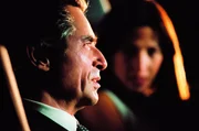 Steuerfahnder Akerman (Sami Frey) und Chiara Manzoni (Sophie Marceau).