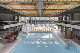 In den 1960er Jahren durchbrachen futuristische Geb&auml;ude wie die Felsentherme die Belle-&Eacute;poque-Kulisse von Bad Gastein. Sie boten Raum f&uuml;r gro&szlig;e Shows, bei denen Prominente wie Liza Minnelli, Charles Aznavour und Ray Charles auftraten.