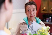 Nuray (Lilay Huser) ist nachdenklich, als Esma ihr erklärt, wo Danas Problem liegt. Nuray (Lilay Huser) ist nachdenklich, als Esma ihr erklärt, wo Danas Problem liegt.