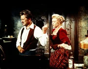 Kirk Douglas (l.)