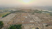 Heute sind die Ruinen der antiken Stadt Babylon im Irak restauriert worden und geben einen Einblick in ihren fr&uuml;heren Glanz. Die gesamte arch&auml;ologische St&auml;tte ist riesig und erstreckt sich &uuml;ber eine Fl&auml;che von rund 2.500 Acres.