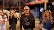 S05E04: Europa-Park statt Urlaub: Davina und Shania absolvieren ein volles Programm mit Events, Parade und Fanandrang. Trotz Regen m&uuml;ssen sie performen - und sollen sogar als Stuntdoubles bei einer Show auftreten.