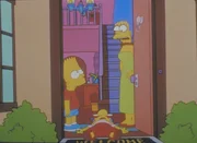 Um Marge einen Streich zu spielen, haben Bart (li.) und Milhouse &uuml;ber Telefon ein Gangsterpaar gemimt, bis Marge zuschl&auml;gt.