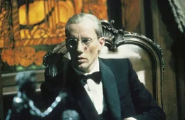 Nach 35 Jahren erf&auml;hrt Noodles, dass Max (James Woods, Foto) den damaligen &Uuml;berfall auf die Federal Reserve Bank &uuml;berlebt hat.