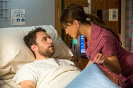 Dem Ph&auml;nomen &laquo;Komast&auml;nder&raquo; auf der Spur: Charlie Day als Dale Arbus, Jennifer Aniston als Dr. Julia Harris