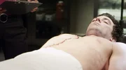 Die Ermittler finden heraus, dass es sich bei dem Toten um Colin Doyle (Michael Antosy) handelt, der Sohn eines bekannten irischen Mafioso.