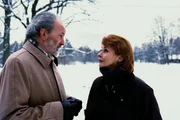 Nach dem Ehemann Klaus (Michael Gwisdek, l.) seine Frau Elisabeth (Senta Berger, r.) ohne Vorank&uuml;ndigung einfach verlie&szlig;, kehrt er reum&uuml;tig zu ihr zur&uuml;ck.