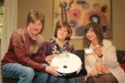 Von links: Michl M&uuml;ller, Franziska Wanninger und Constanze Lindner im Sketch "Saugi".