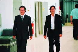Francois Taillandier (Yvan Attal, rechts) und Steuerfahnder Akerman (Sami Frey).