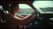 Camille (Vicky Krieps) hat ihre Familie verlassen.