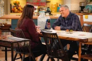 Andi Burns (Liza Snyder, l.); Adam Burns (Matt LeBlanc, r.)