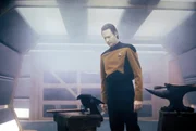 Dr. Farallon (Ellen Bry)