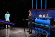 Moderator Alexander Bommes (2.v.l.) mit den Kandidat:innen: Doris Fuchs (3.v.r.), Kai Hell (2.v.r.), Angelina Pollin (r.), Moses Aboudou (l.).