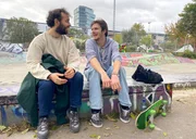 Manuel im Interview mit Luka Krause (r.) Manuel im Interview mit Luka Krause (r.)