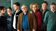Ralph Friesner und D&ouml;rte Wiedebusch starten in ein turbulentes neues Schuljahr: Die Abendschule zieht in ein innovatives Bildungszentrum um. Von links: Sandra (Cosima Henman), Norbert (Nico Ranel), Philipp (Anselm Bresgott), Ralph Friesner (Axel Prahl), D&ouml;rte Wiederbusch (Aglaia Szyskowitz), Walter (Hans-Martin Stier), G&ouml;kdal (Vedat Erincin).