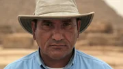 Kairo, Ägypten - Ashraf vor der Pyramide von Menkaure. (Windfall Films) Kairo, Ägypten - Ashraf vor der Pyramide von Menkaure. (Windfall Films)