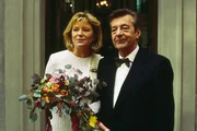 Das gl&uuml;ckliche Ende einer Liebesgeschichte? Margot (Jutta Speidel) und Berthold Sanwaldt (G&uuml;nter Mack).