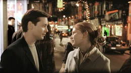 Spider-Man (Tobey Maguire, l.) Mary Jane (Kirsten Dunst, r.).