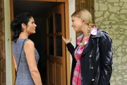 ARD STURM DER LIEBE FOLGE 1386, am Freitag um 15:10 Uhr im ERSTEN. Theresa (Ines Lutz, r.) hofft, in Doris van Norden (Simone Ritscher, l.) eine Investorin f&uuml;r ihre marode Brauerei gefunden zu haben.