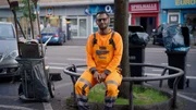 Kurze Verschnaufpause: Serkan hat im Stadtgebiet K&ouml;ln-Kalk alle H&auml;nde voll zu tun.