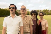 v.l. Didier Mathure (Melvil Poupaud), Marcel B&eacute;nes (Michel Vuillermoz), R&eacute;my Bidaut (Quentin Dolmaire) und V&eacute;ra Clouseau (Daphn&eacute; Patakia)