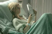 Nachdem sie pl&ouml;tzlich zusammengebrochen ist, wird Anica Jovanovich (Cynthia Nixon) in die Klinik eingeliefert, wo sie von Dr. House behandelt werden soll.