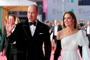 19.02.2023, Gro&szlig;britannien, London: William, Prinz von Wales, und Catherine, genannt Kate, Prinzessin von Wales, treffen zur Verleihung der 76. British Academy Film (Bafta) Awards in der Royal Festival Hall in London ein.
