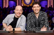 Rateteam-Kapit&auml;n Bernhard Ho&euml;cker (l.) und der Kunst- und Antiquit&auml;tenh&auml;ndler Fabian Kahl (r.).