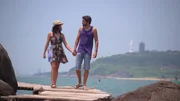 Die Freigeister Casie und Casey leben und arbeiten von &uuml;berall auf der Welt. Nach ihrem letzten Stop in Spanien, ziehen sie nach Vietnam. Die K&uuml;stenstadt Da Nang reizt sie aufgrund Kultur, Kulisse und g&uuml;nstigen Lebenshaltungskosten. Die Lehrerin und die Schriftstellerin haben zwar den gleichen Namen, doch in punkto Wohnen sind sie verschieden: Casey m&ouml;chte am Strand leben, Casie in der Innenstadt.
