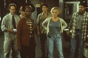 Um den Ausgang des Projekts nicht von irgendwelchen Pentagon-B&uuml;rokraten beenden zu lassen, setzt Caine seinen k&ouml;rperlichen Zustand gezielt zur Vernichtung seiner Kollegen (v.l.n.r.) Frank (Joseph Slotnick), Sarah (Kim Dickens), Janice (Mary Randle), Matthew (Josh Brolin), Linda (Elisabeth Shue) und Carter (Greg Grunberg) ein ...