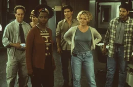 Um den Ausgang des Projekts nicht von irgendwelchen Pentagon-B&uuml;rokraten beenden zu lassen, setzt Caine seinen k&ouml;rperlichen Zustand gezielt zur Vernichtung seiner Kollegen (v.l.n.r.) Frank (Joseph Slotnick), Sarah (Kim Dickens), Janice (Mary Randle), Matthew (Josh Brolin), Linda (Elisabeth Shue) und Carter (Greg Grunberg) ein ...