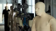 Eine Hightech-Kopie des Menschen - der Biofidel-Dummy doubelt Unfallopfer. Das Besondere am Biofidel-Dummy: seine Knochen und Weichteile entsprechen den biomechanischen Eigenschaften des Menschen. Dadurch lassen sich Unfälle noch präziser rekonstruieren. Eine Hightech-Kopie des Menschen - der Biofidel-Dummy doubelt Unfallopfer. Das Besondere am Biofidel-Dummy: seine Knochen und Weichteile entsprechen den biomechanischen Eigenschaften des Menschen. Dadurch lassen sich Unfälle noch präziser rekonstruieren.