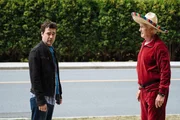 Sam Loudermilk (Ron Livingston, l.); Jack (Tom Butler, r.)