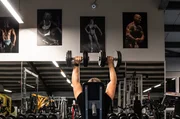 Bahar Ayra trainiert im Gym in der N&auml;he von Karlsruhe.