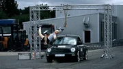 Das Schicksal eines Unfallopfers - mit dem Biofidel-Dummy lässt es sich präzise rekonstruieren. Auf dem Testgelände der Crashtest-Experten in Münster fährt ein Kleinwagen mit 60 km/h einen Biofidel-Dummy an. Der Biofidel-Dummy zeichnet die Flugbahn und die Anprall-Situation nach, die ein menschliches Unfallopfer erleben würde. Das Schicksal eines Unfallopfers - mit dem Biofidel-Dummy lässt es sich präzise rekonstruieren. Auf dem Testgelände der Crashtest-Experten in Münster fährt ein Kleinwagen mit 60 km/h einen Biofidel-Dummy an. Der Biofidel-Dummy zeichnet die Flugbahn und die Anprall-Situation nach, die ein menschliches Unfallopfer erleben würde.