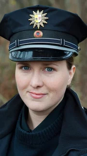Jana Julia Roth als Dorit Martens Jana Julia Roth als Dorit Martens