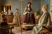 v.l.n.r.: Marial (Phoebe Fox), Aunt Elizabeth (Belinda Bromilow), Catherine (Elle Fanning) v.l.n.r.: Marial (Phoebe Fox), Aunt Elizabeth (Belinda Bromilow), Catherine (Elle Fanning)
