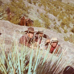 v.l.: Charley Bowdre (Ron Soble), Tom O'Folliard (Christopher Mitchum), Billy 'The Kid' Bonney (Geoffrey Deuel)