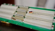 In den Tr&uuml;mmern russischer Waffen finden sich immer wieder Bauteile aus unterschiedlichen deutschen Industriezweigen.