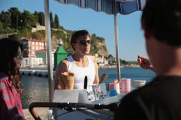 Henry (Andrew Buchan)