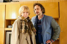 Christine Schorn (Katharina), Michael Ostrowski (Hausmeister).