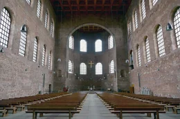 Die Konstantinbasilika in Trier: Eine neue Religionsfreiheit und die Errichtung zahlreicher christlicher Kirchen beg&uuml;nstigten die Ausbreitung des Christentums unter Kaiser Konstantin. Auch Kaisermutter Helena spielte dabei eine entscheidende Rolle.