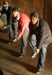 Die Tanzcrew um Bishop (Dwain Murphy, l.) und E.C. (Kevin Duhaney, r.) versucht bei dem Step-Contest die 50.000 Dollar Preisgeld abzur&auml;umen. Gelingt es den Jungs aufs Siegertreppchen zu kommen?