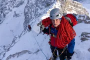 Bergretter der Bergwacht Grainau: Franz D&ouml;rfler in der N&auml;he des Zugspitzgipfels.
