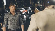 John McGarrett (Ryan Bittle), Steves Vater, war dem Auftragskiller schon in seiner aktiven Zeit auf den Fersen, doch das brachte ihn in gefährliche Situationen ... John McGarrett (Ryan Bittle), Steves Vater, war dem Auftragskiller schon in seiner aktiven Zeit auf den Fersen, doch das brachte ihn in gefährliche Situationen ...