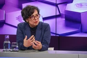 Zu Gast bei Moderatorin Sandra Maischberger: Mariam Lau (Politikredakteurin der Zeit).