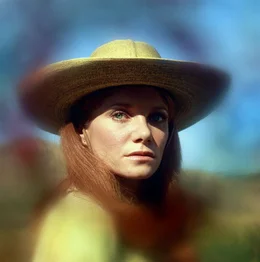 Sallie Chisum (Pamela McMyler)