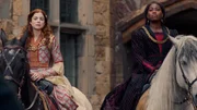 Catherine of Aragon (Charlotte Hope, l.), Lina de Cardonnes (Stephanie Levi-John, r.)