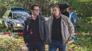 Lars Englen (Ingo Naujoks, l.) und Kommissare Finn Kiesewetter (Sven Martinek, r.). Lars Englen (Ingo Naujoks, l.) und Kommissare Finn Kiesewetter (Sven Martinek, r.).